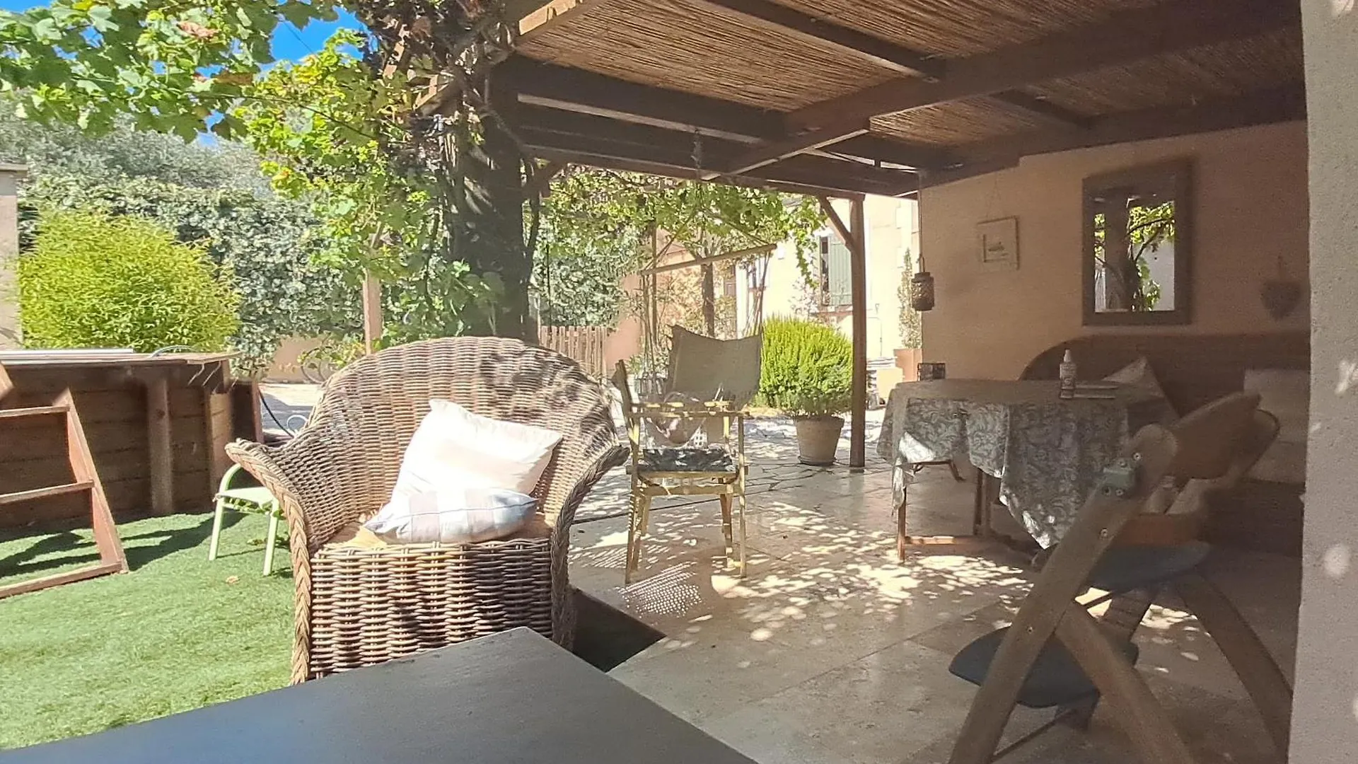 Tramontane Chambre Salon Et Piscine Jonquerettes 0*,