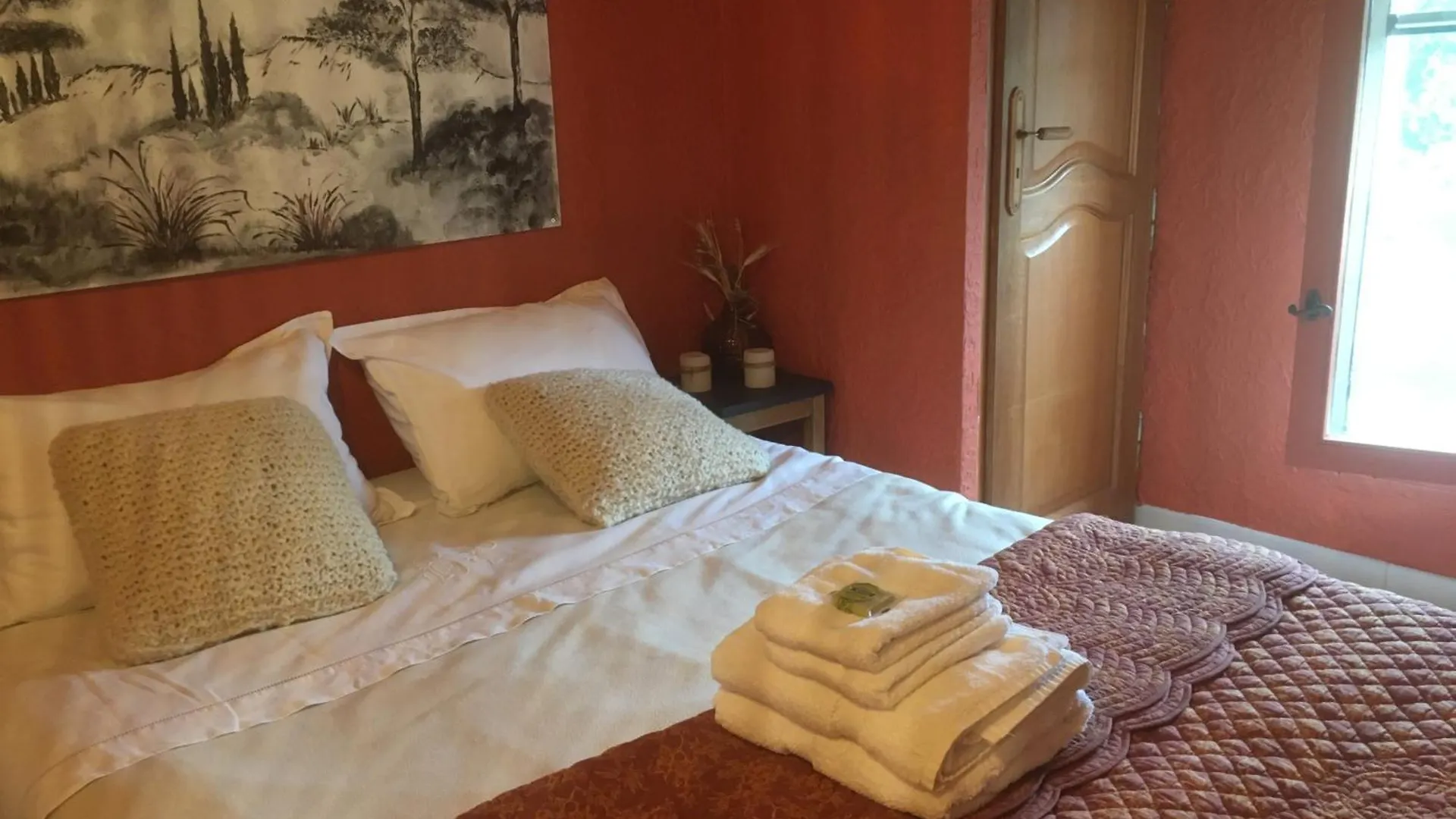 Tramontane Chambre Salon Et Piscine Jonquerettes